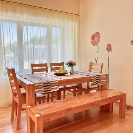 Amazing Location Next To The Jomas Str